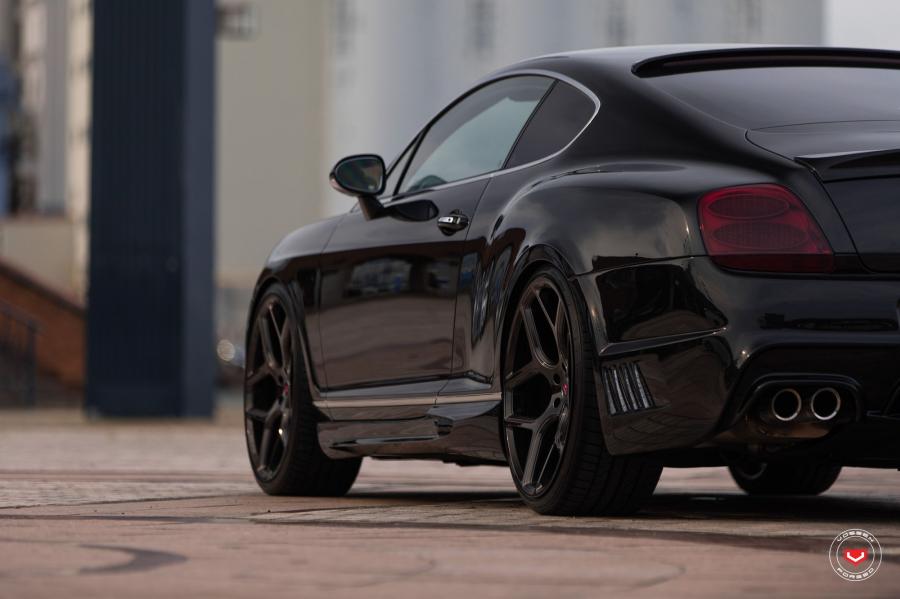 Детали экстерьера Bentley Continental GT on Vossen Wheels (CG-205) 2019 года  (фото 27 из 36)